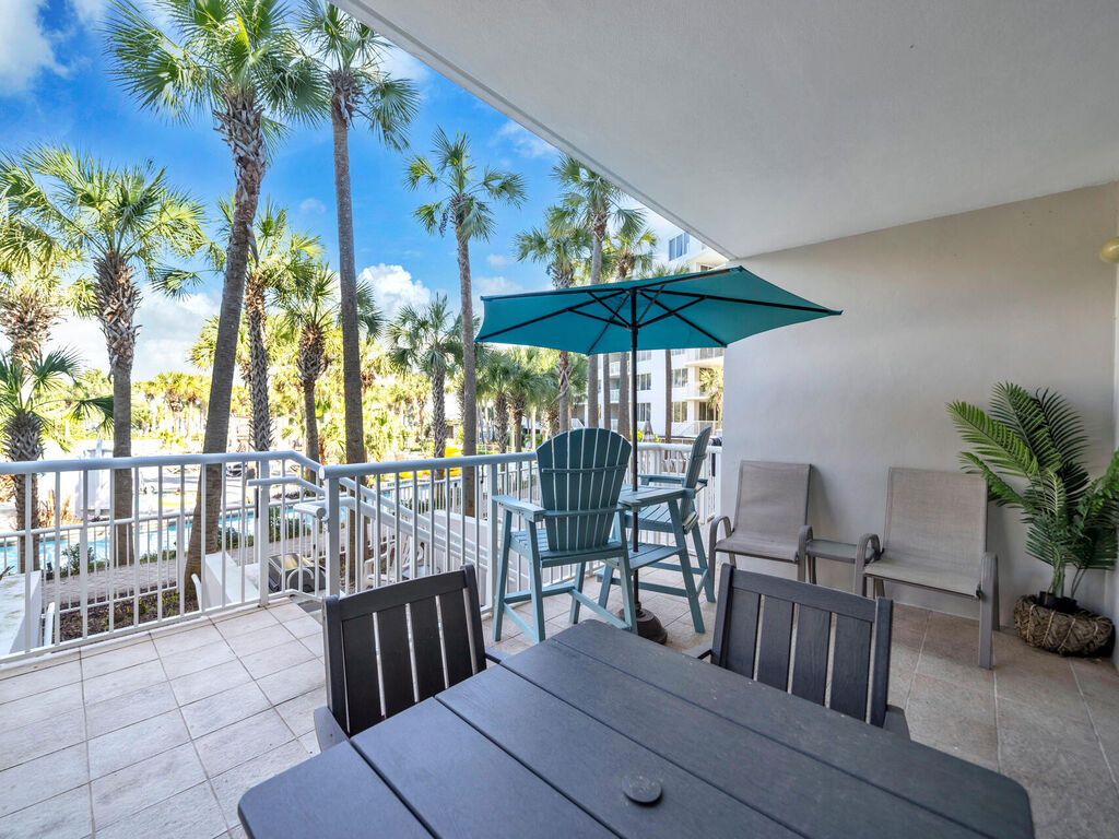 2 Condominium vacation rental located in Okaloosa Island 1