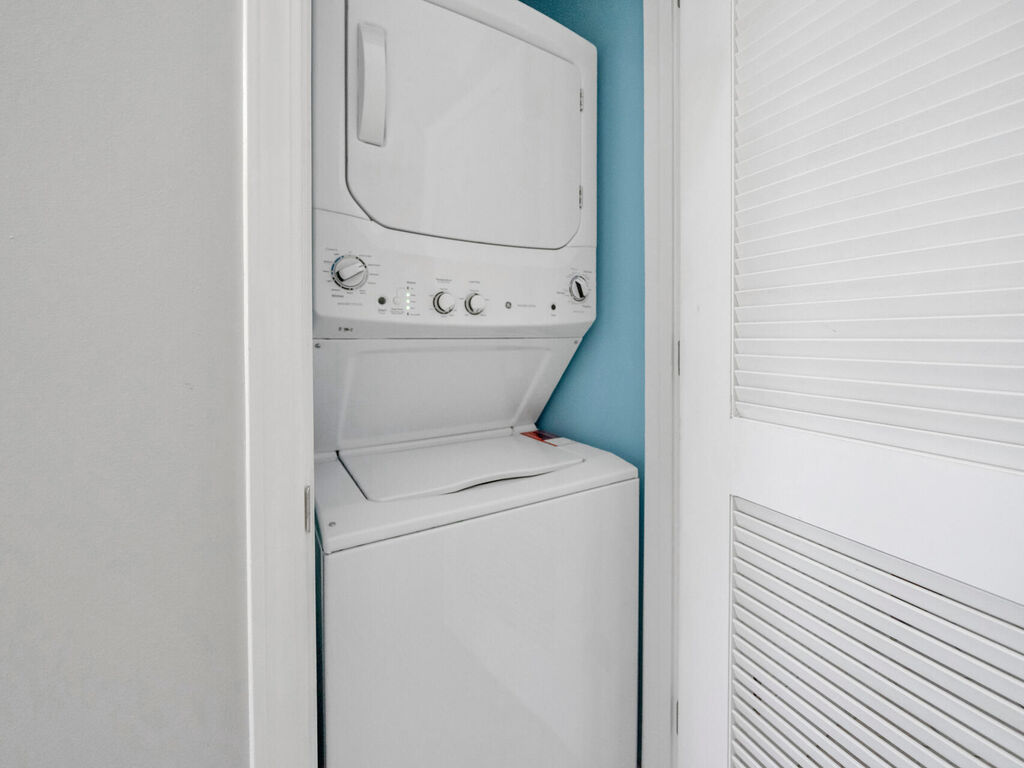 2 Condominium vacation rental located in Okaloosa Island 1