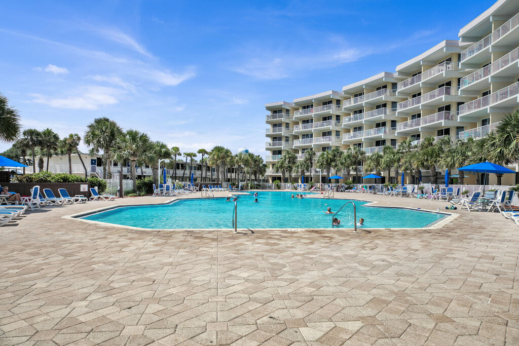 2 Condominium vacation rental located in Okaloosa Island 1