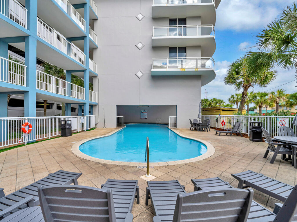 2 Condominium vacation rental located in Okaloosa Island 1