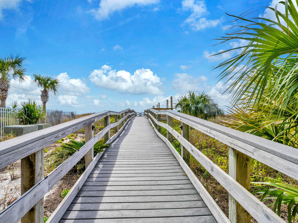 2 Condominium vacation rental located in Okaloosa Island 1