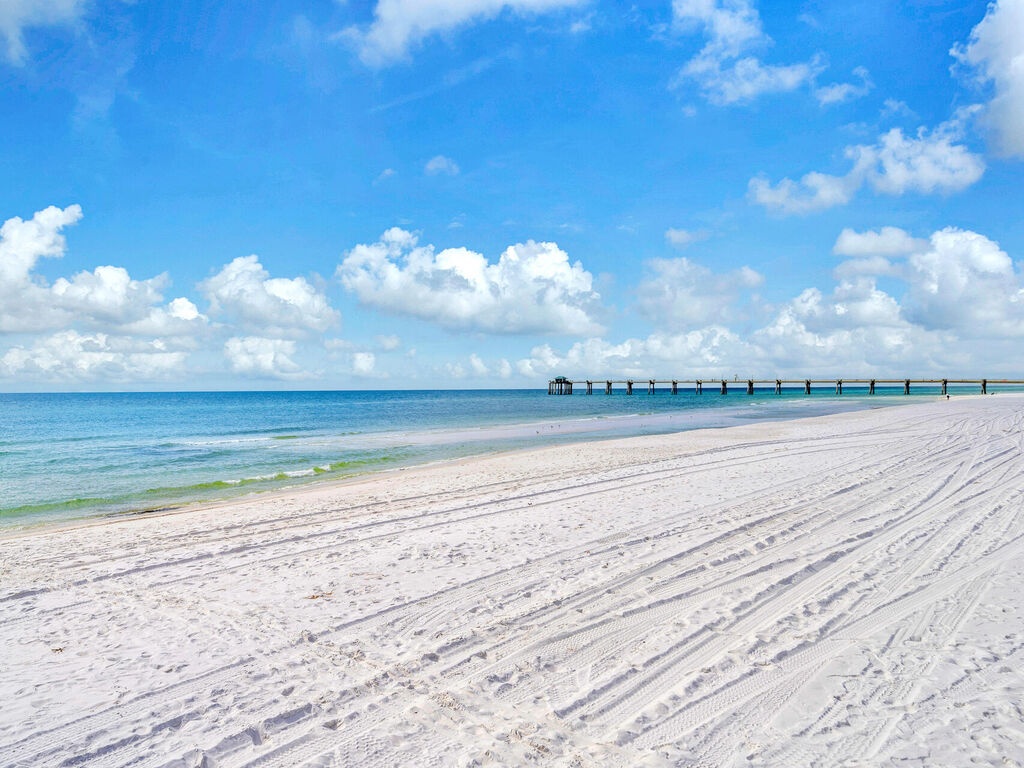 2 Condominium vacation rental located in Okaloosa Island 1