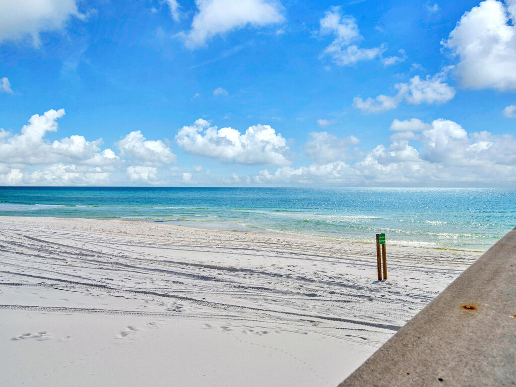 2 Condominium vacation rental located in Okaloosa Island 1