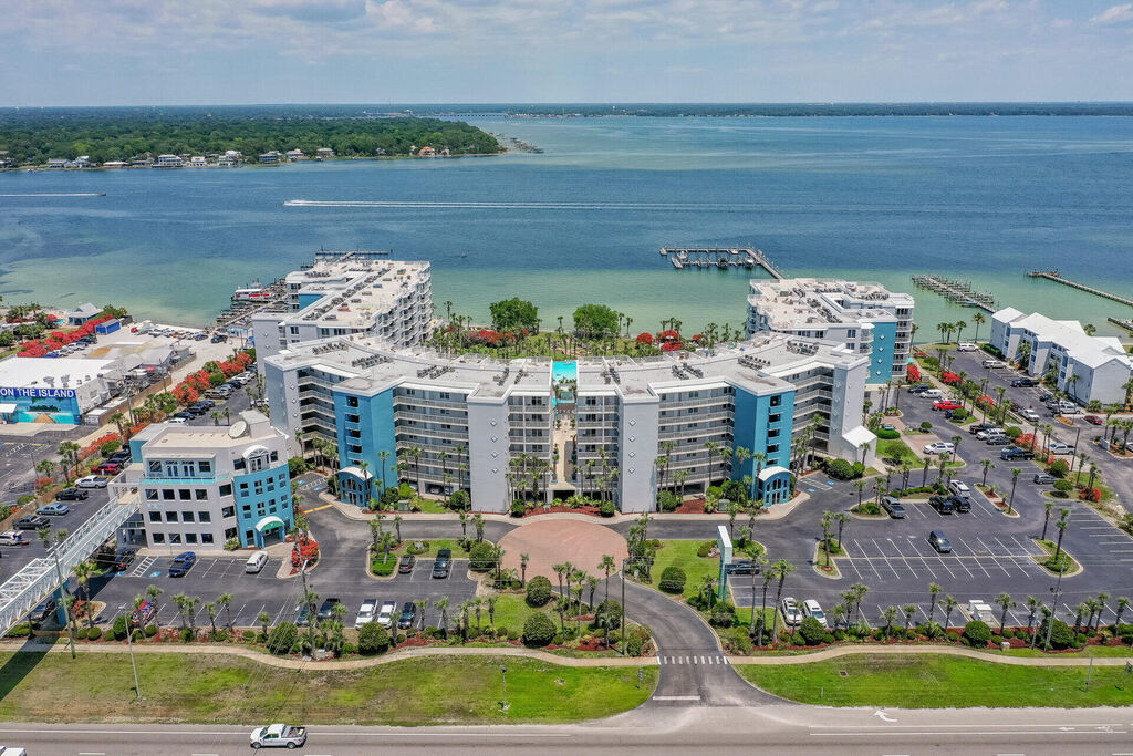 2 Condominium vacation rental located in Okaloosa Island 1