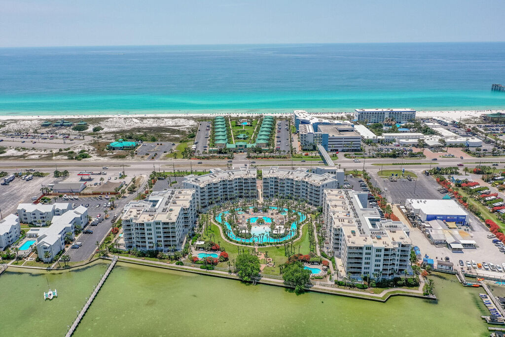 2 Condominium vacation rental located in Okaloosa Island 1