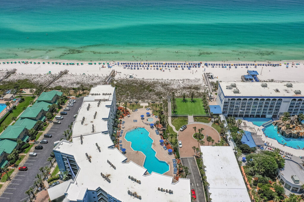 2 Condominium vacation rental located in Okaloosa Island 1