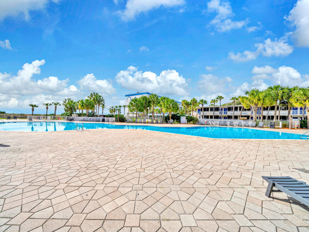 2 Condominium vacation rental located in Okaloosa Island 1