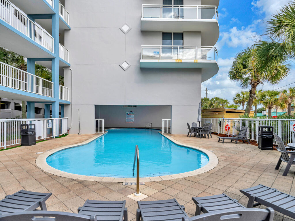 2 Condominium vacation rental located in Okaloosa Island 1
