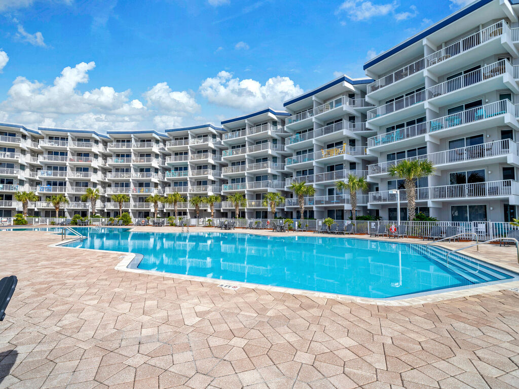2 Condominium vacation rental located in Okaloosa Island 1