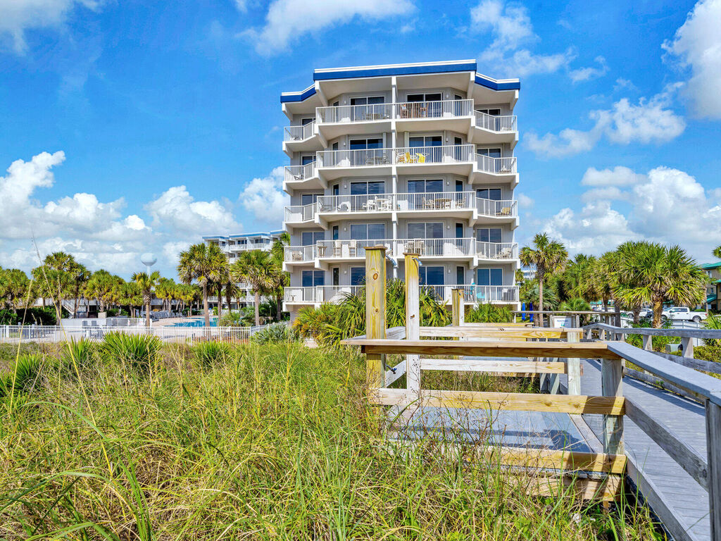 2 Condominium vacation rental located in Okaloosa Island 1