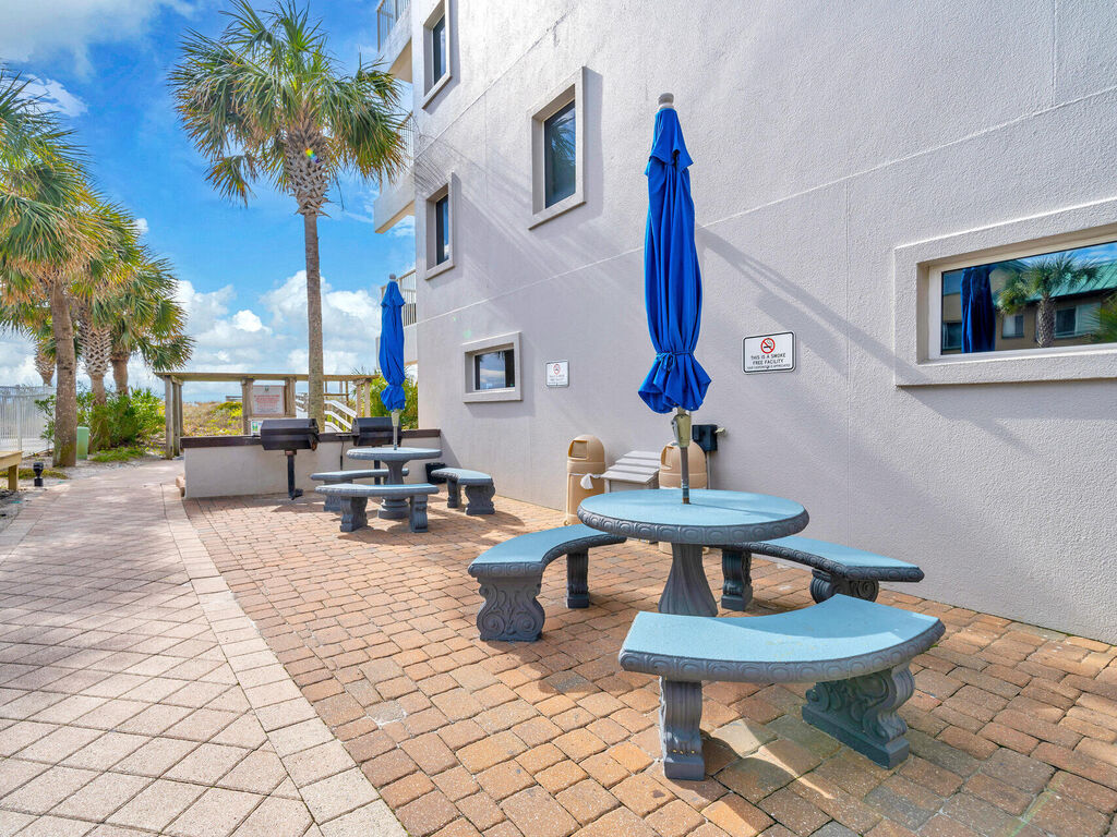 2 Condominium vacation rental located in Okaloosa Island 1