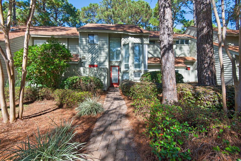 2 House vacation rental located in Destin 1