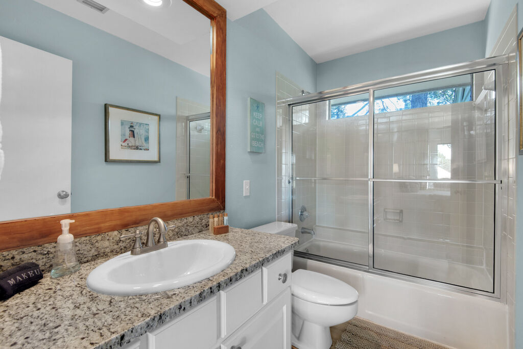2 House vacation rental located in Destin 1