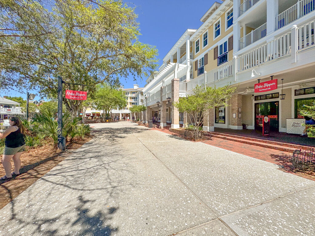 2 House vacation rental located in Destin 1