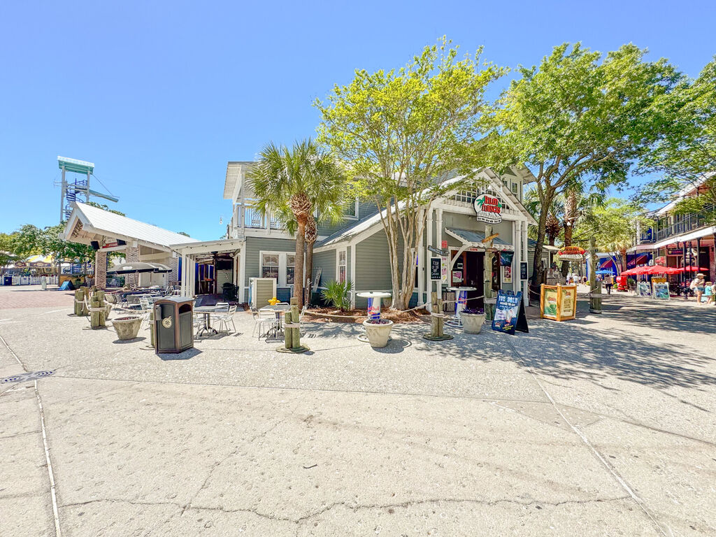 2 House vacation rental located in Destin 1