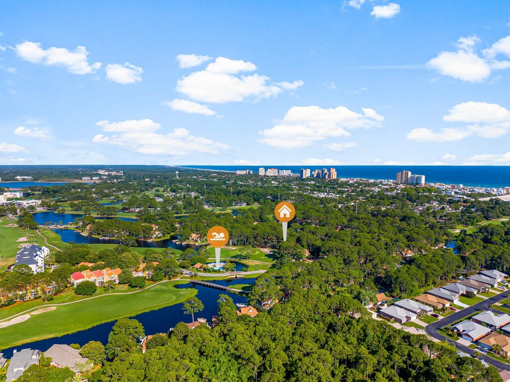 2 House vacation rental located in Destin 1