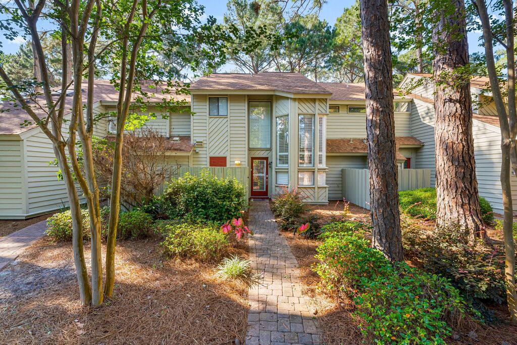 2 House vacation rental located in Destin 1