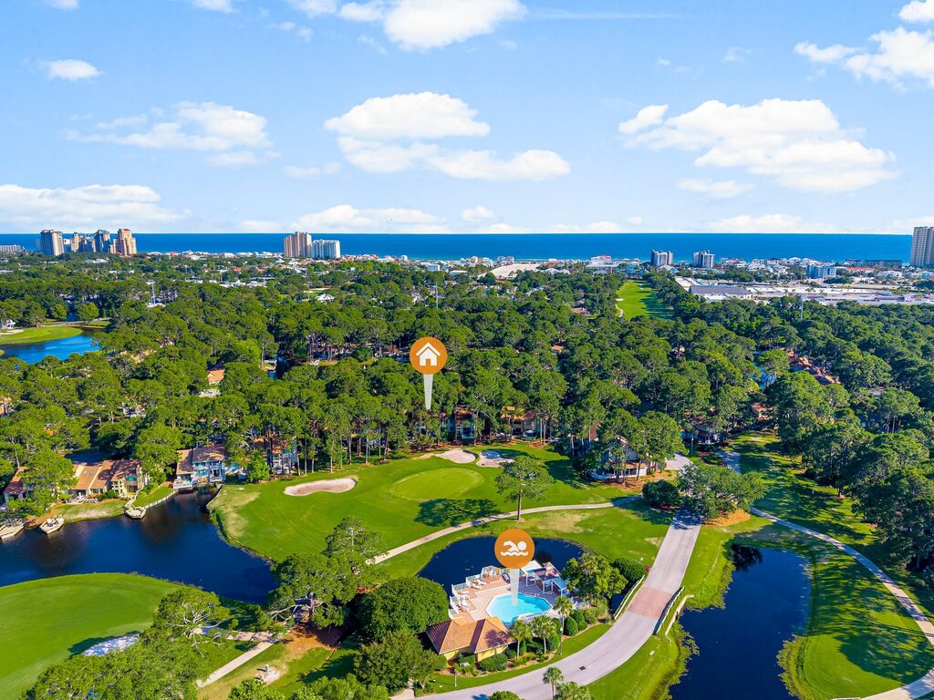 2 House vacation rental located in Destin 1