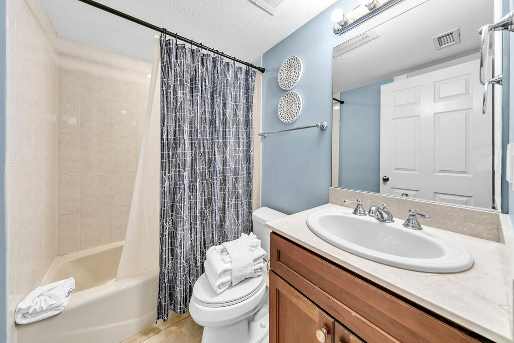 3 Condominium vacation rental located in Okaloosa Island 1