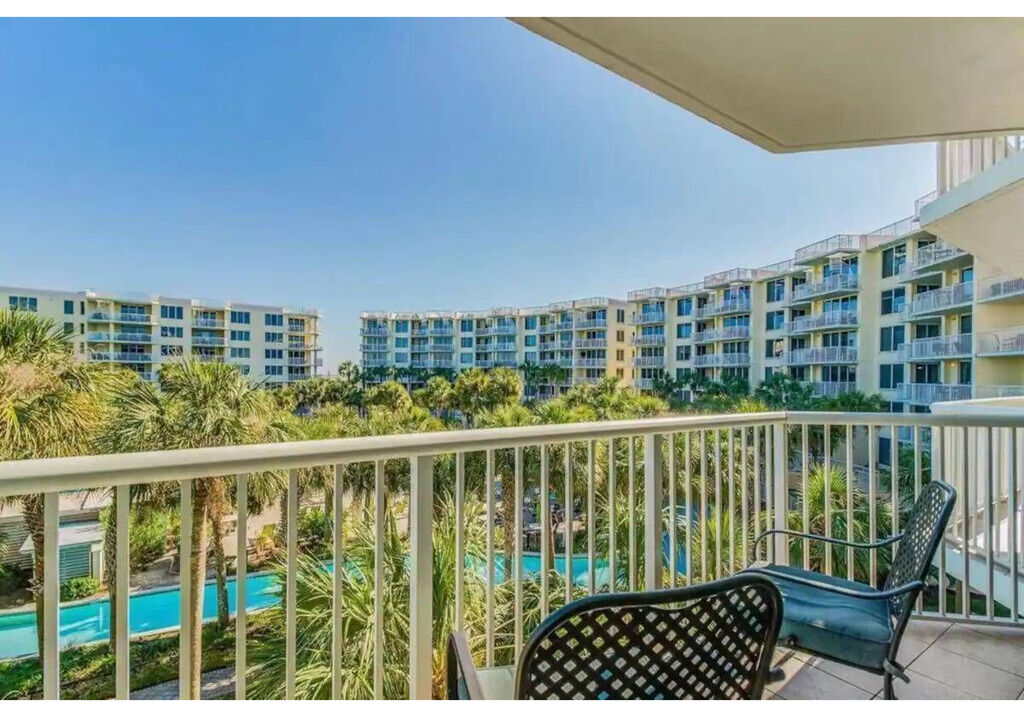3 Condominium vacation rental located in Okaloosa Island 1