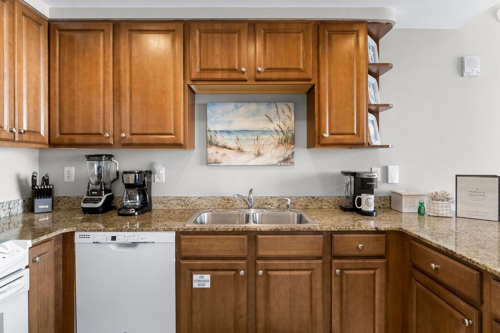 2 Condominium vacation rental located in Panama City Beach 1