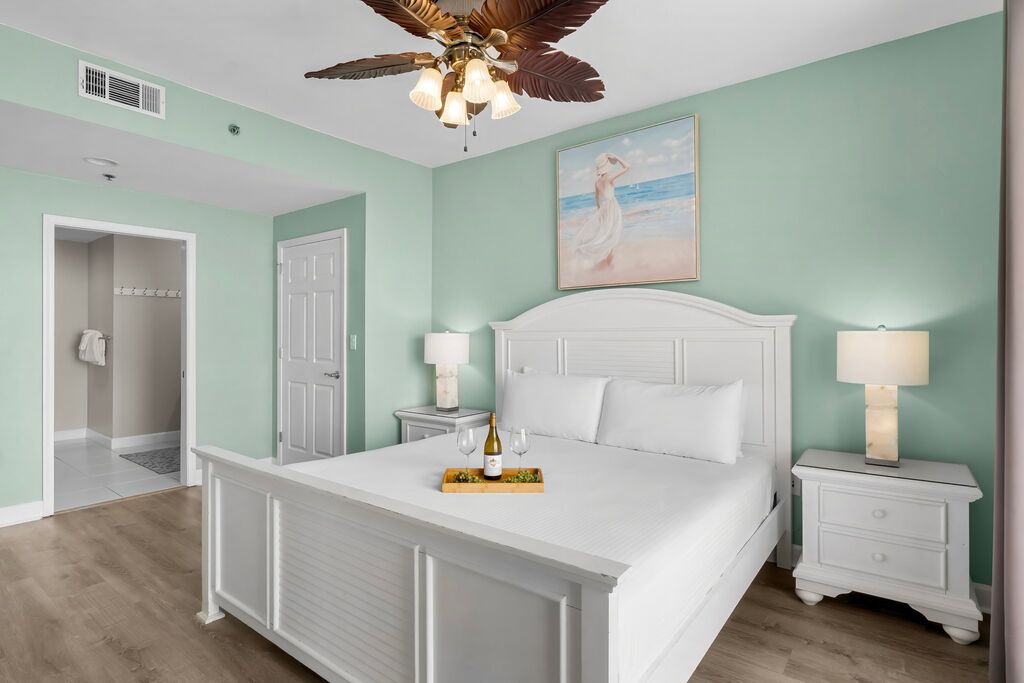 2 Condominium vacation rental located in Panama City Beach 1