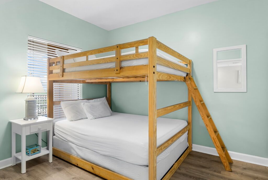 2 Condominium vacation rental located in Panama City Beach 1
