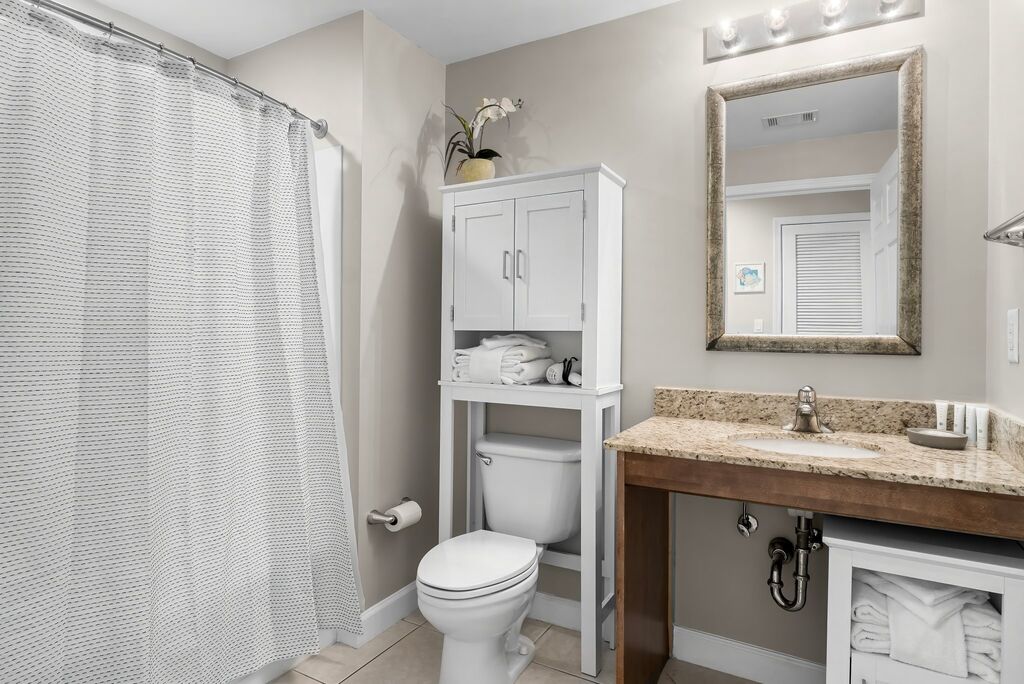 2 Condominium vacation rental located in Panama City Beach 1
