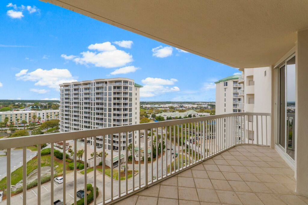 3 Condominium vacation rental located in Destin 1