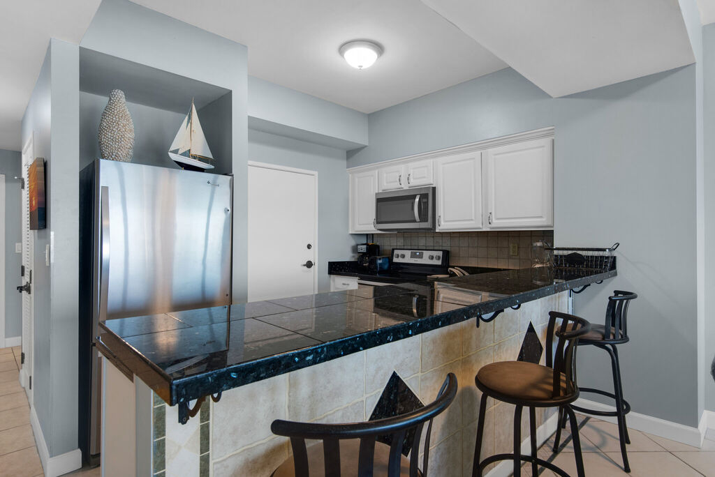 2 Condominium vacation rental located in Destin 1