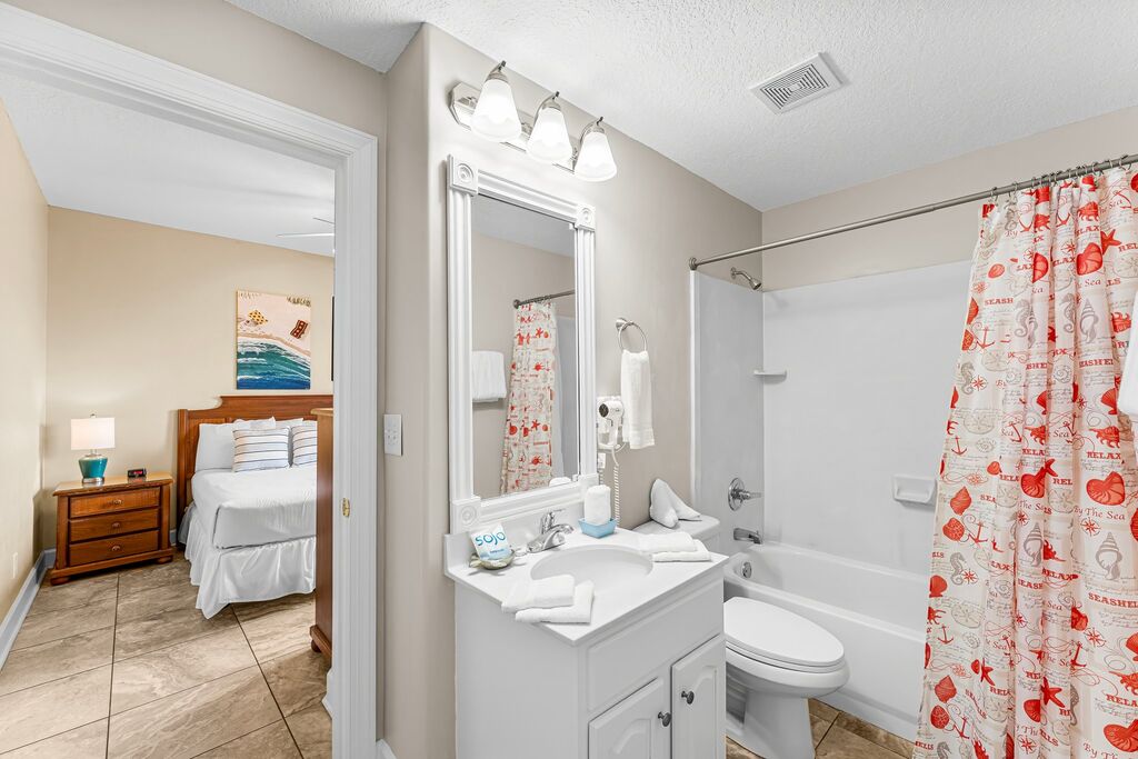 4 Condominium vacation rental located in Panama City Beach 1