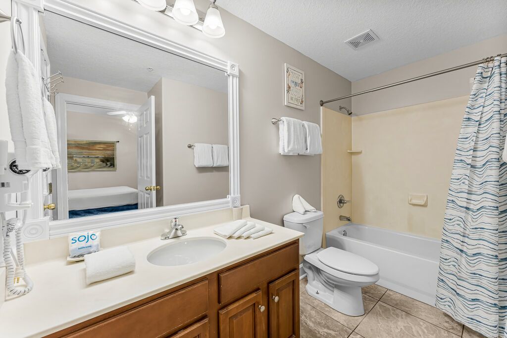 4 Condominium vacation rental located in Panama City Beach 1