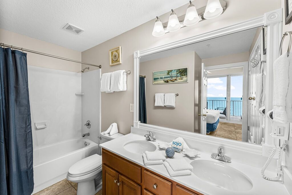 4 Condominium vacation rental located in Panama City Beach 1