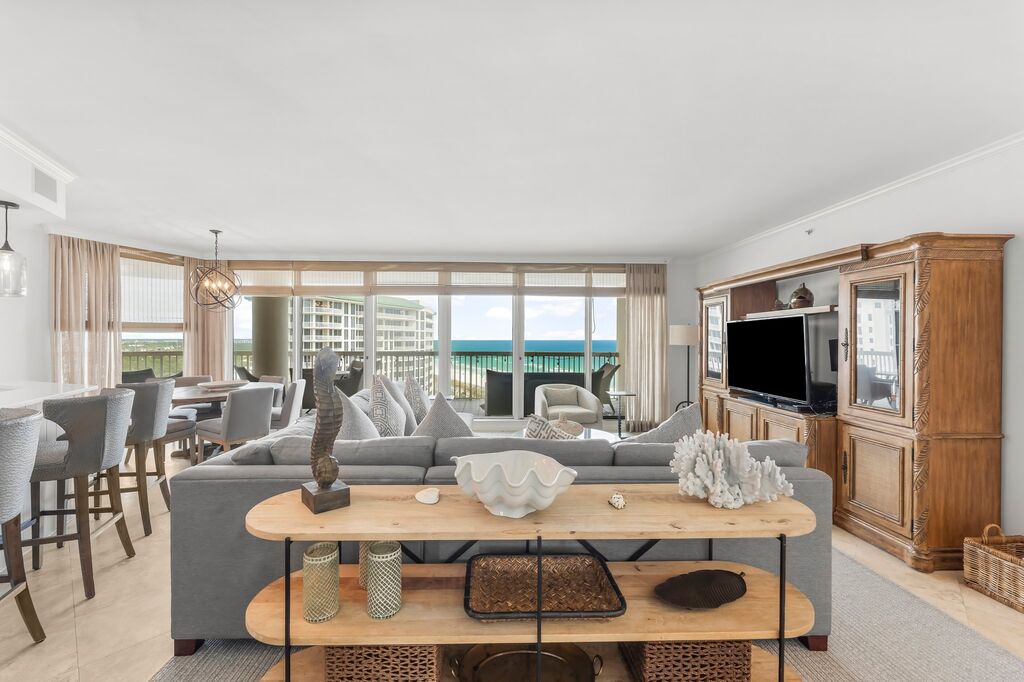 3 Condominium vacation rental located in Destin 1
