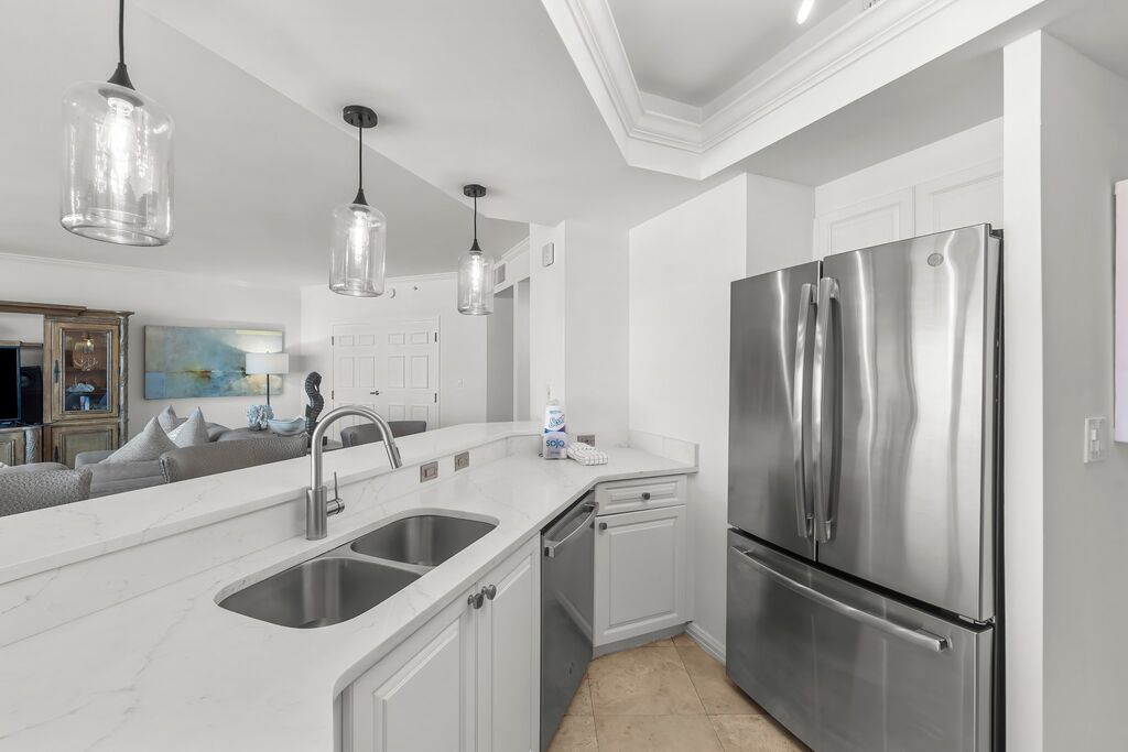 3 Condominium vacation rental located in Destin 1