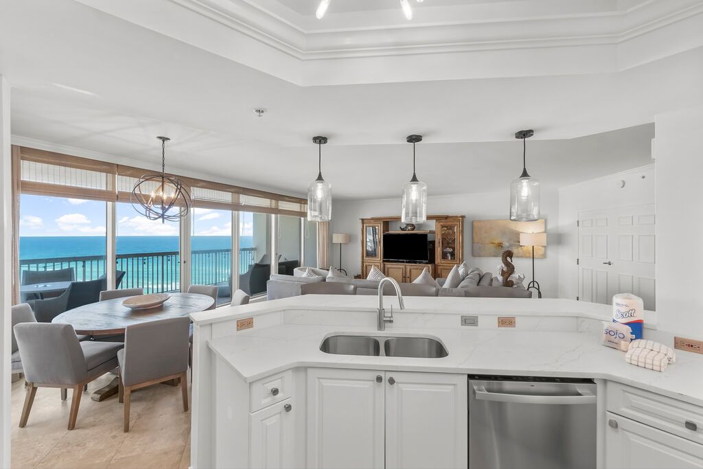 3 Condominium vacation rental located in Destin 1