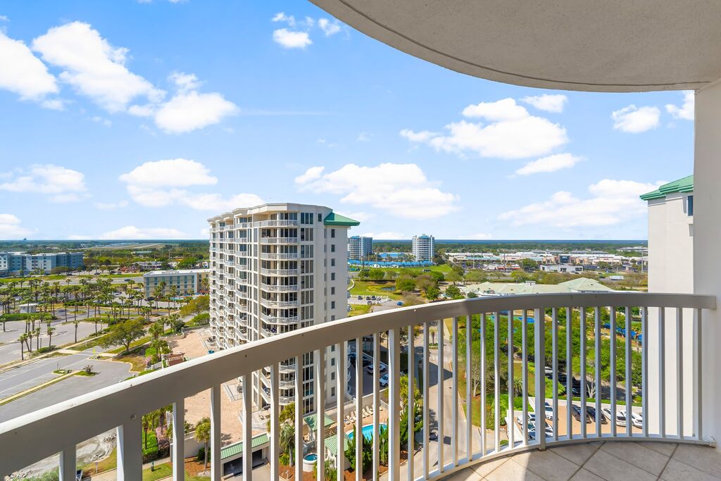 3 Condominium vacation rental located in Destin 1