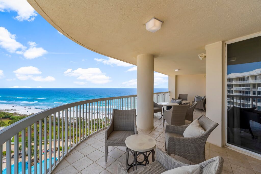3 Condominium vacation rental located in Destin 1