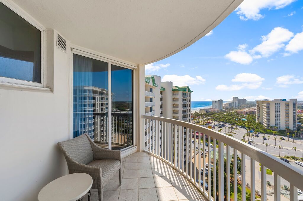 3 Condominium vacation rental located in Destin 1