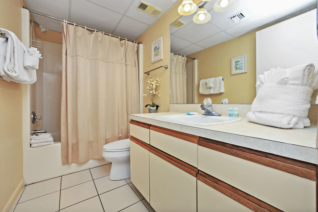 2 Condominium vacation rental located in Panama City Beach 1