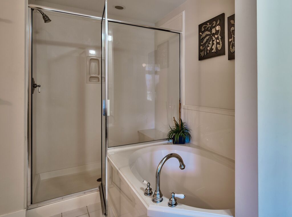 2 Condominium vacation rental located in Okaloosa Island 1