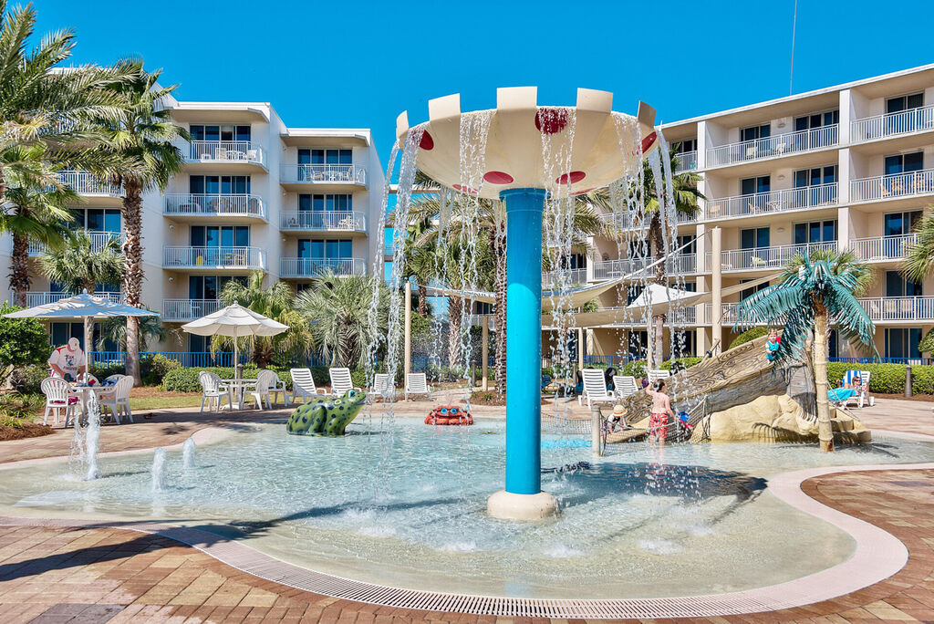 2 Condominium vacation rental located in Okaloosa Island 1