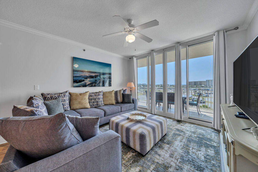 2 Condominium vacation rental located in Okaloosa Island 1