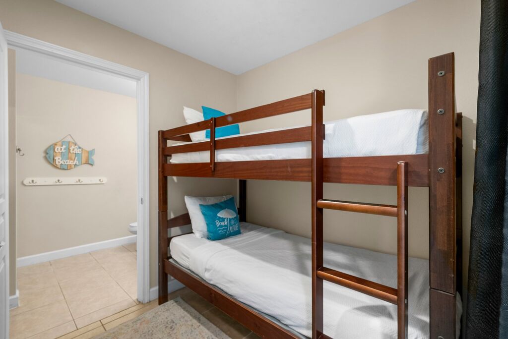 1 Condominium vacation rental located in Destin 1