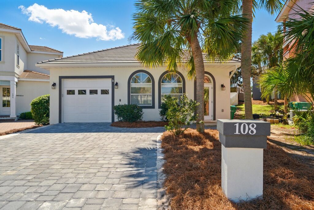 2 House vacation rental located in Destin 1