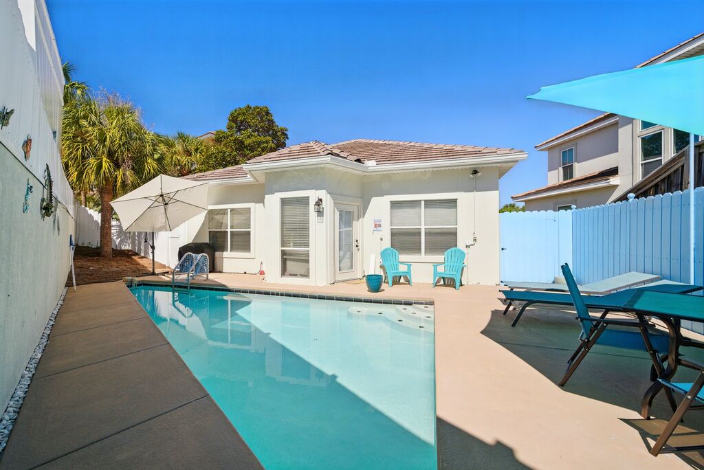 2 House vacation rental located in Destin 1