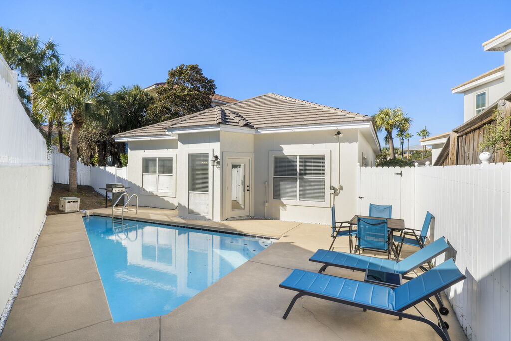 2 House vacation rental located in Destin 1