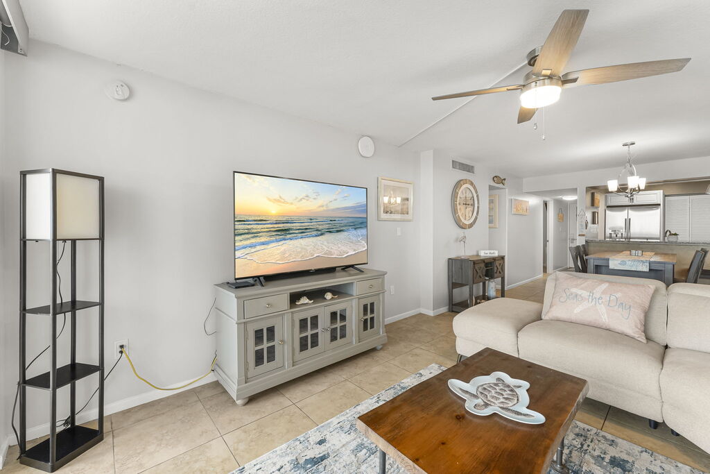 2 Condominium vacation rental located in Panama City Beach 1