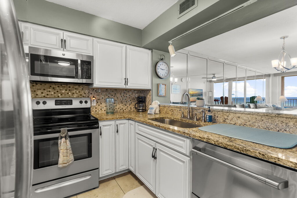 2 Condominium vacation rental located in Panama City Beach 1