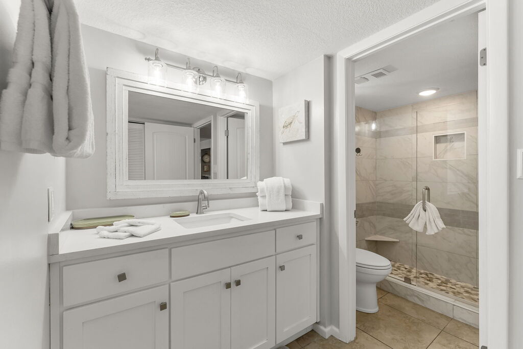 2 Condominium vacation rental located in Panama City Beach 1
